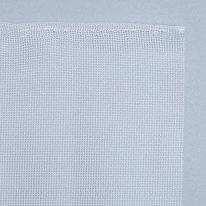 Сетка антимоскитная для окон и дверей, ширина — 150 см, цвет белый (в рулоне 50 м) Сетка антимоскитная для окон и дверей, ширина — 150 см, цвет белый (в рулоне 50 м)