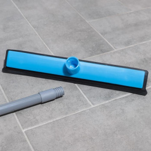 Щётка для пола резиновая Доляна, телескопическая ручка 70-120 см, цвет МИКС Щётка для пола резиновая Доляна, телескопическая ручка 70-120 см, цвет МИКС