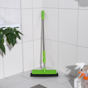 Щётка для пола с водосгоном Доляна, телескопический черенок, нержавеющая сталь, 26×6×73(118) см, цвет МИКС Щётка для пола с водосгоном Доляна, телескопический черенок, нержавеющая сталь, 26×6×73(118) см, цвет МИКС