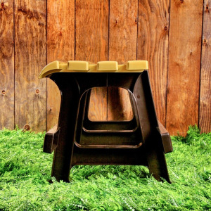 Скамья садовая, пластиковая 120 х 40 х 42 см, без спинки, беж.-корич Скамья садовая, пластиковая 120 х 40 х 42 см, без спинки, беж.-корич