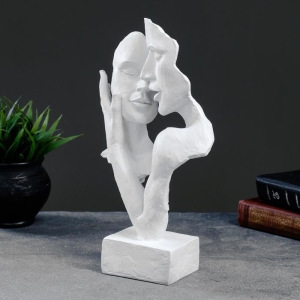 Статуэтка "Пара влюбленных" белая, 30см Статуэтка "Пара влюбленных" белая, 30см