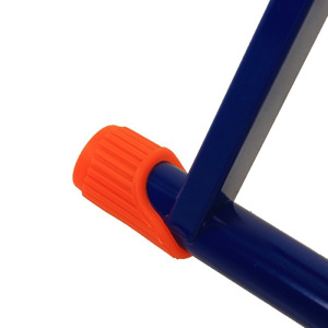 Стремянка Nika СМ3+, для рыхлых поверхностей, высота до рабочей площадки 640 мм, 3 ступени Стремянка Nika СМ3+, для рыхлых поверхностей, высота до рабочей площадки 640 мм, 3 ступени