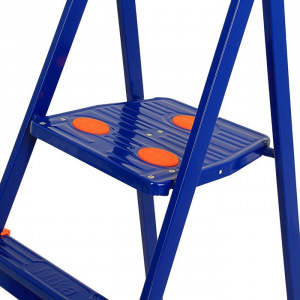 Стремянка Nika СМ3+, для рыхлых поверхностей, высота до рабочей площадки 640 мм, 3 ступени Стремянка Nika СМ3+, для рыхлых поверхностей, высота до рабочей площадки 640 мм, 3 ступени