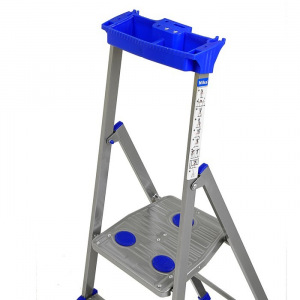 Стремянка Nika СМ3, широкие ступени, высота до рабочей площадки 625 мм, 3 ступени Стремянка Nika СМ3, широкие ступени, высота до рабочей площадки 625 мм, 3 ступени