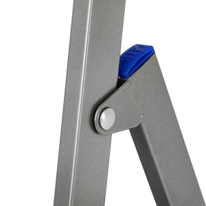 Стремянка Nika СП3, высота до рабочей площадки 625 мм, 3 ступени Стремянка Nika СП3, высота до рабочей площадки 625 мм, 3 ступени