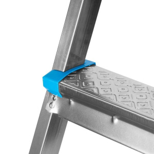 Стремянка "Ремоколор" 63-0-155, стальная, оцинкованная, эконом, 5 ступеней Стремянка "Ремоколор" 63-0-155, стальная, оцинкованная, эконом, 5 ступеней