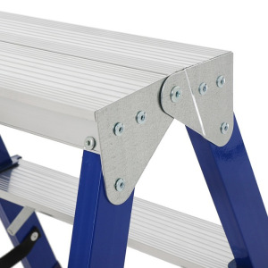 Стремянка TUNDRA, комбинированная, двухсторонняя, 2 ступени, 430 мм Стремянка TUNDRA, комбинированная, двухсторонняя, 2 ступени, 430 мм