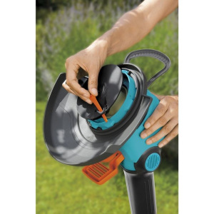 Триммер аккумуляторный GARDENA EasyCut Li-18/23R, 18B, 2Aч, ширина скоса 230 мм, пласт. нож Триммер аккумуляторный GARDENA EasyCut Li-18/23R, 18B, 2Aч, ширина скоса 230 мм, пласт. нож