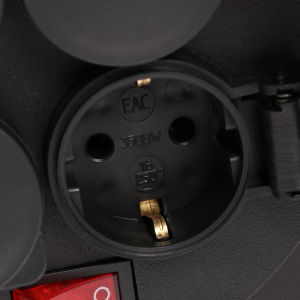 Удлинитель морозостойкий на катушке TUNDRA, 4 роз., 50 м, 16 А, КГ3х1.5 мм2, выкл,IP20, ГОСТ Удлинитель морозостойкий на катушке TUNDRA, 4 роз., 50 м, 16 А, КГ3х1.5 мм2, выкл,IP20, ГОСТ