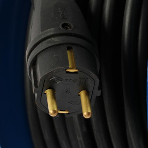 Удлинитель морозостойкий на катушке TUNDRA, 4 роз., 50 м, 16 А, КГ3х1.5 мм2, выкл,IP20, ГОСТ Удлинитель морозостойкий на катушке TUNDRA, 4 роз., 50 м, 16 А, КГ3х1.5 мм2, выкл,IP20, ГОСТ