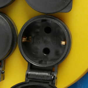 Удлинитель морозостойкий на катушке TUNDRA, 4 роз., 50 м, 16 А, КГ3х1.5 мм2, выкл,IP20, ГОСТ Удлинитель морозостойкий на катушке TUNDRA, 4 роз., 50 м, 16 А, КГ3х1.5 мм2, выкл,IP20, ГОСТ