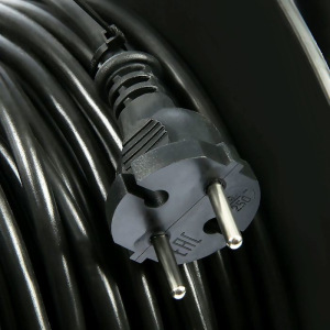 Удлинитель на катушке TUNDRA, 4 розетки, 25 м,16 А, ПВС 2х1.5 мм2, без з/к, IP44, ГОСТ Удлинитель на катушке TUNDRA, 4 розетки, 25 м,16 А, ПВС 2х1.5 мм2, без з/к, IP44, ГОСТ