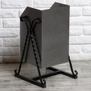 Урна уличная квадратная на гнутых ножках, 17л Серая, художественная ковка Урна уличная квадратная на гнутых ножках, 17л Серая, художественная ковка