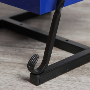 Урна уличная квадратная на гнутых ножках, 22 л синяя, художественная ковка Урна уличная квадратная на гнутых ножках, 22 л синяя, художественная ковка