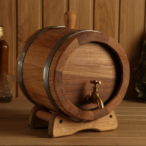 Бочка дубовая на подставке, 3л, нержавеющий обруч, кран из латуни, покрыта льняным маслом Бочка дубовая на подставке, 3л, нержавеющий обруч, кран из латуни, покрыта льняным маслом