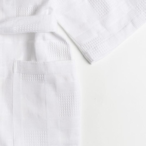 Халат вафельный мужской Этель «Дубки» р-р 46-48, цв. белый, вафля 220 г/м2, 100%хл Халат вафельный мужской Этель «Дубки» р-р 46-48, цв. белый, вафля 220 г/м2, 100%хл