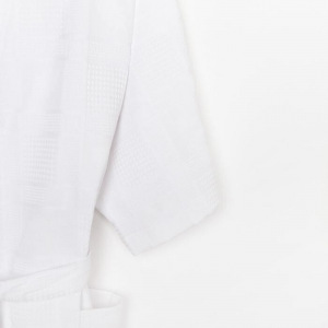 Халат вафельный мужской Этель «Дубки» р-р 46-48, цв. белый, вафля 220 г/м2, 100%хл Халат вафельный мужской Этель «Дубки» р-р 46-48, цв. белый, вафля 220 г/м2, 100%хл