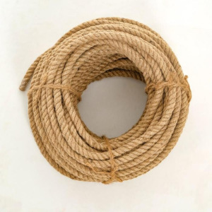 Канат пеньковый кручёный 14 мм, бухта (50 м) Канат пеньковый кручёный 14 мм, бухта (50 м)