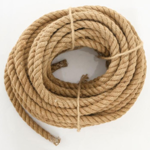 Канат пеньковый кручёный 20 мм, бухта (30 м) Канат пеньковый кручёный 20 мм, бухта (30 м)