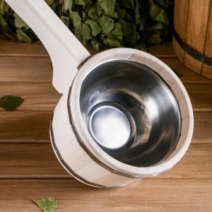 Ковш для бани из липы 0.9л, 51 см, нержавеющая вставка, с горизонтальной ручкой Ковш для бани из липы 0.9л, 51 см, нержавеющая вставка, с горизонтальной ручкой