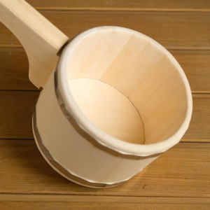 Ковш для бани из липы 0.9л, 51 см, с горизонтальной ручкой Ковш для бани из липы 0.9л, 51 см, с горизонтальной ручкой