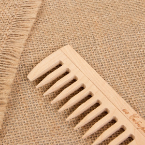 Расчёска, цвет «светлое дерево» Расчёска, цвет «светлое дерево»