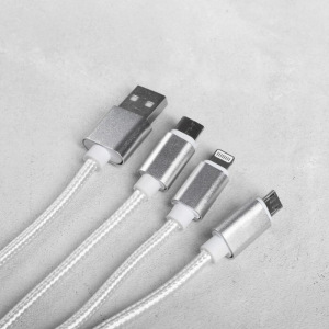 Набор аксессуаров для автомобиля «Характер и сила» 3 в 1 (магнитный держатель, USB-адаптер, кабель для зарядки) Набор аксессуаров для автомобиля «Характер и сила» 3 в 1 (магнитный держатель, USB-адаптер, кабель для зарядки)