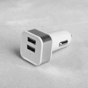 Набор аксессуаров для автомобиля «Характер и сила» 3 в 1 (магнитный держатель, USB-адаптер, кабель для зарядки) Набор аксессуаров для автомобиля «Характер и сила» 3 в 1 (магнитный держатель, USB-адаптер, кабель для зарядки)