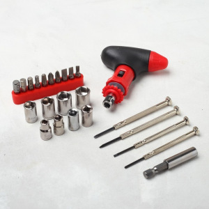 Набор инструментов с фонарем «На удачу», 25 предметов Набор инструментов с фонарем «На удачу», 25 предметов