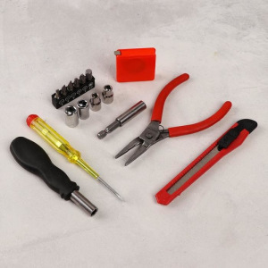 Подарочный набор инструментов для водителя «Самый крутой мужик. С 23 февраля!», 16 предметов Подарочный набор инструментов для водителя «Самый крутой мужик. С 23 февраля!», 16 предметов