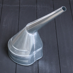 Воронка, d = 16,5 см, универсальная, большая, металл Воронка, d = 16,5 см, универсальная, большая, металл