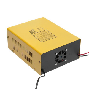 Зарядное устройство C2R XW-30, 20 А, 12/24 В Зарядное устройство C2R XW-30, 20 А, 12/24 В