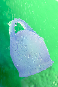 Менструальная чаша Satisfyer Feel Confident, 2 шт в наборе, Силикон, Голубой Менструальная чаша Satisfyer Feel Confident, 2 шт в наборе, Силикон, Голубой