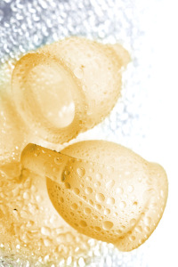 Менструальная чаша Satisfyer Feel Confident, 2 шт в наборе, Силикон, Оранжевый Менструальная чаша Satisfyer Feel Confident, 2 шт в наборе, Силикон, Оранжевый