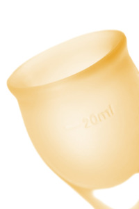 Менструальная чаша Satisfyer Feel Confident, 2 шт в наборе, Силикон, Оранжевый Менструальная чаша Satisfyer Feel Confident, 2 шт в наборе, Силикон, Оранжевый