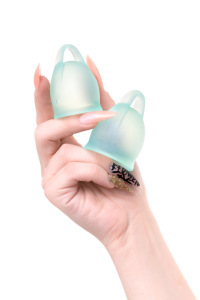 Менструальная чаша Satisfyer Feel Confident, 2 шт в наборе, Силикон, Зеленый Менструальная чаша Satisfyer Feel Confident, 2 шт в наборе, Силикон, Зеленый