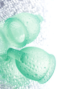 Менструальная чаша Satisfyer Feel Confident, 2 шт в наборе, Силикон, Зеленый Менструальная чаша Satisfyer Feel Confident, 2 шт в наборе, Силикон, Зеленый