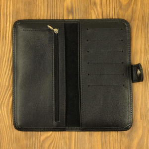 Кошелёк на кнопке мини комбинированный с обработанными краями "Тигр оскал", черный с черной вставкой Кошелёк на кнопке мини комбинированный с обработанными краями "Тигр оскал", черный с черной вставкой