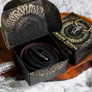 Мужской ремень в подарочной коробке "С Новым годом!", 122х3,7 см Мужской ремень в подарочной коробке "С Новым годом!", 122х3,7 см