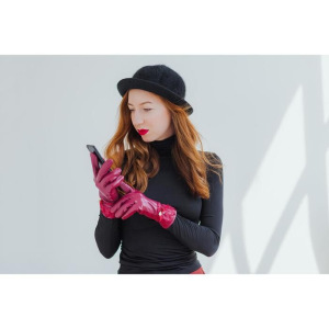 Перчатки женские безразмерные, комбинированные, с утеплителем, для сенсорных экранов, цвет бордовый Перчатки женские безразмерные, комбинированные, с утеплителем, для сенсорных экранов, цвет бордовый