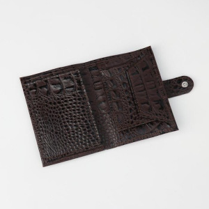 Портмоне на кнопке, 2 отдела для автодокументов, цвет коричневый Портмоне на кнопке, 2 отдела для автодокументов, цвет коричневый