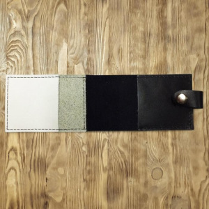 Визитница на кнопке комбинир.18 визиток "Геометрический градиент", черная Визитница на кнопке комбинир.18 визиток "Геометрический градиент", черная