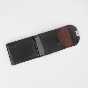 Зажим для купюр на кнопке, отдел для монет, цвет коричневый Зажим для купюр на кнопке, отдел для монет, цвет коричневый